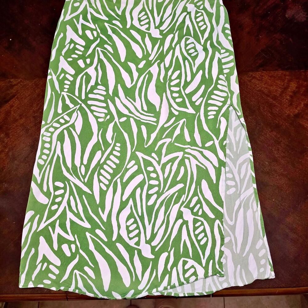 House of Harlow 1960 White and Green Midi Skirt